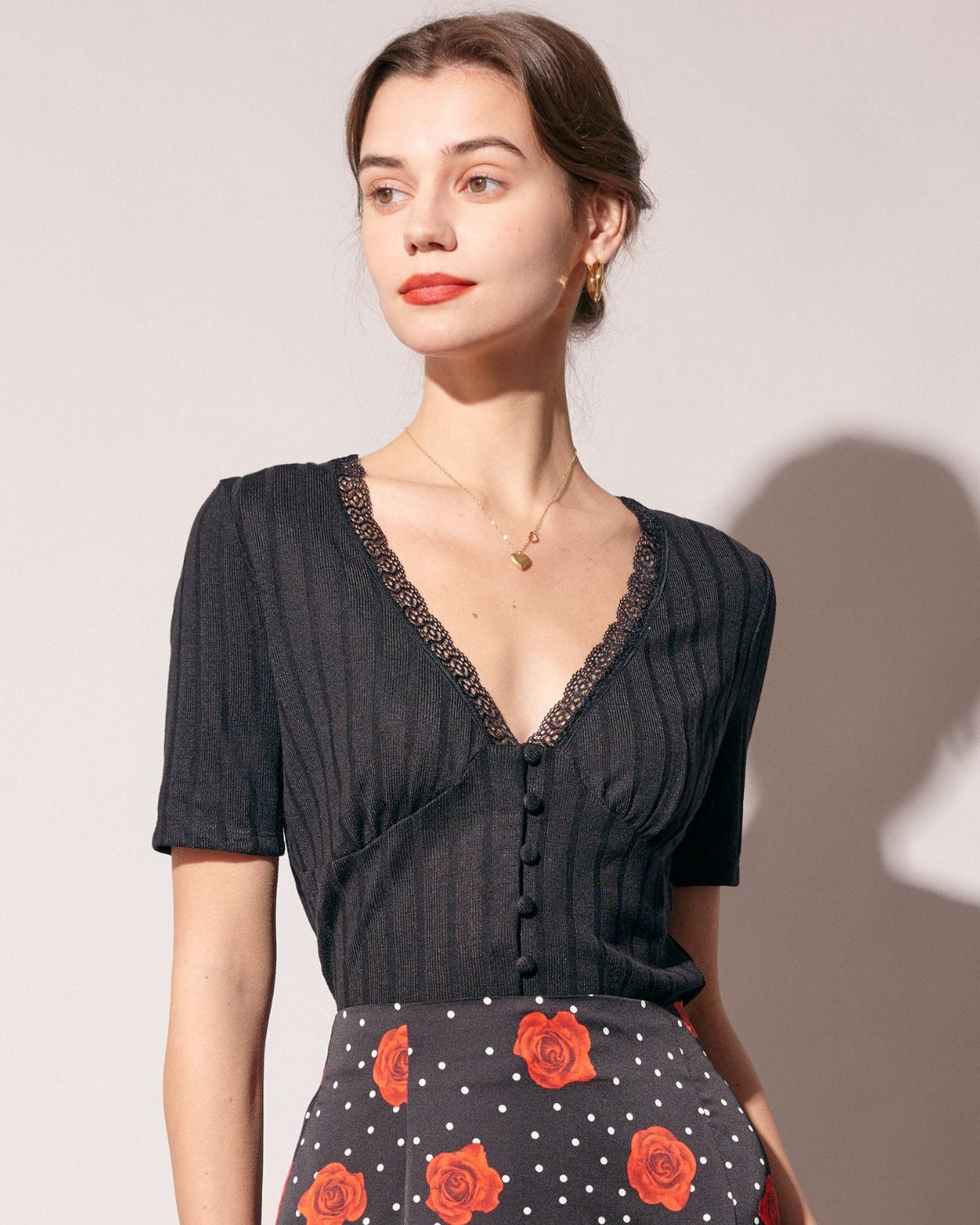 Oona | Slim Fit Ribbed Lace Trim Tee