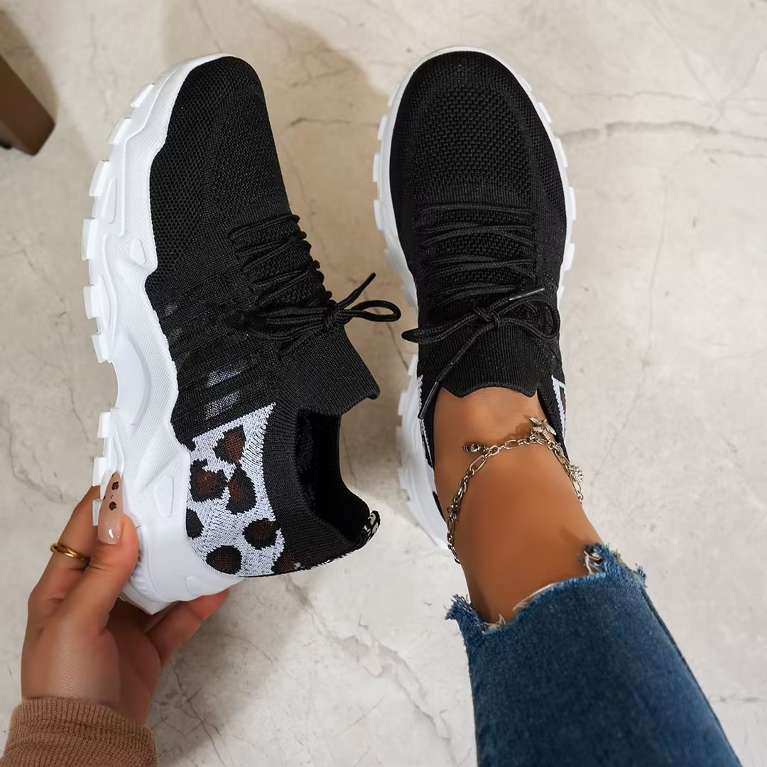 Uma | Wide Toe Box Orthopedic Sneakers